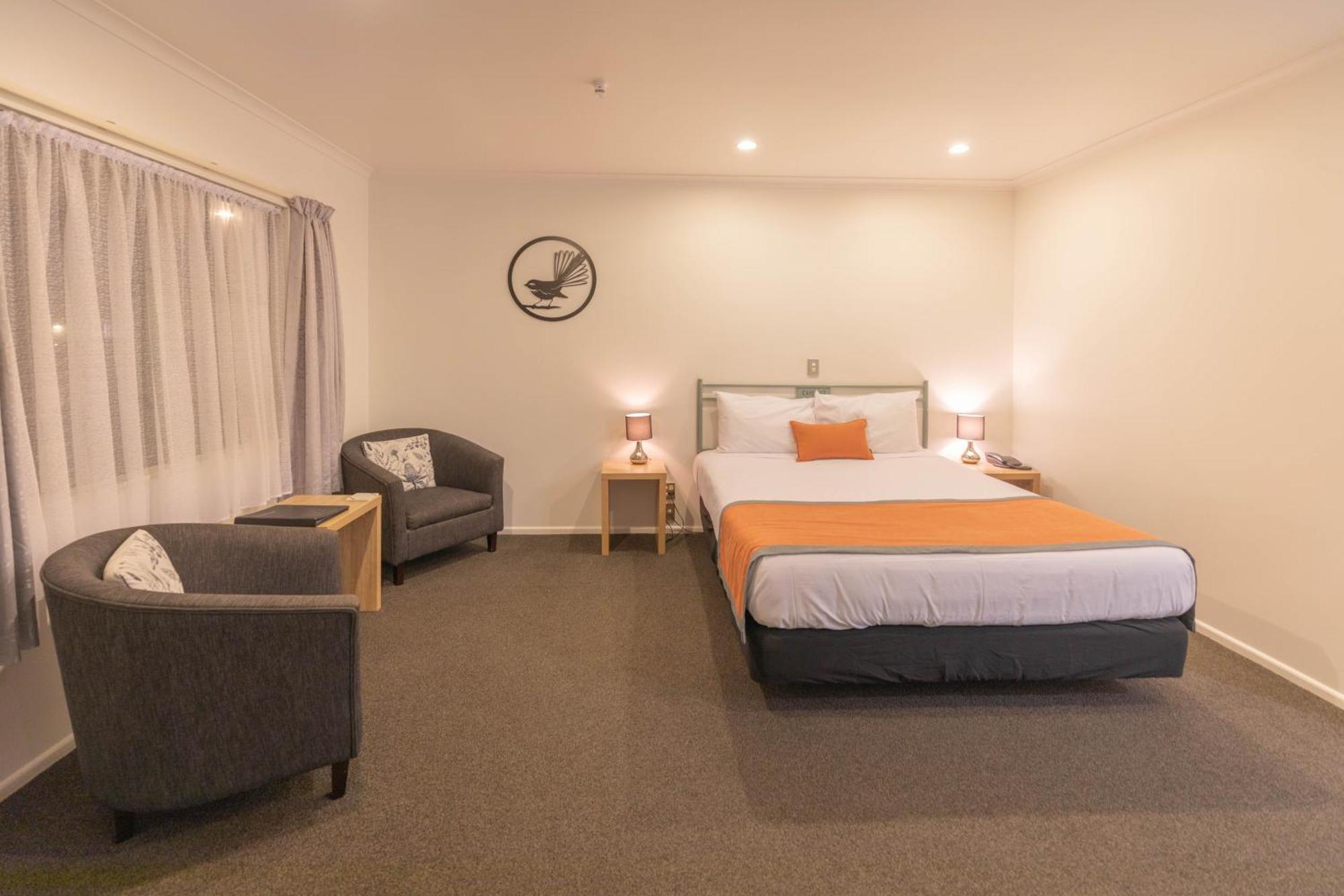 Camelot Motor Lodge And Conference Centre Palmerston North Exterior photo